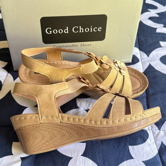 GOOD CHOICE Womens Beige Flower Beck Toe Wedge Slip On Heeled Sandal sz 9.5 - Picture 2 of 8